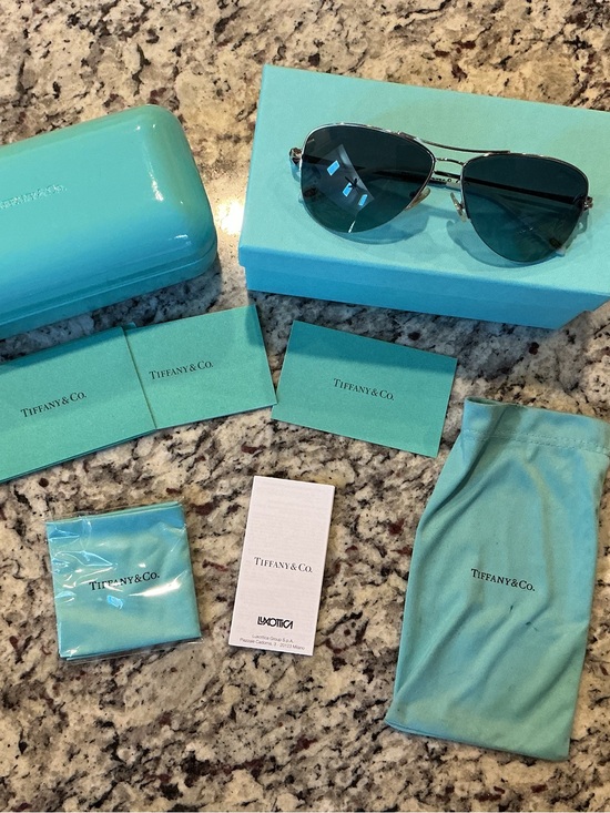 Tiffany & Co. Accessories - Tiffany & Co. “Return to Tiffany” Aviator Sunglasses-Silver/Tiffany Blue